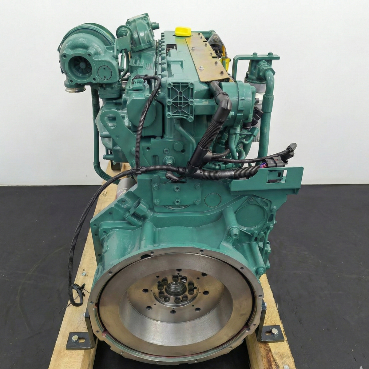 Volvo D7E EAE3 Engine Assembly - New OEM Build